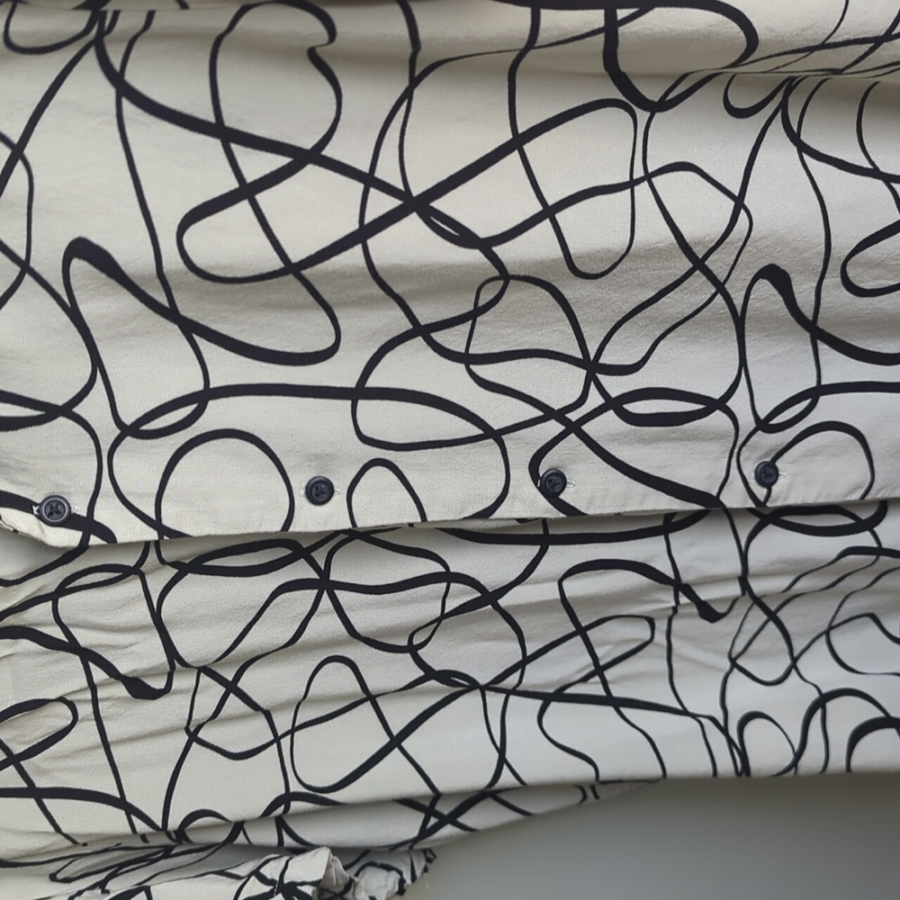 ASOS. Abstract Patterned. Men's Button Down. Size Medium. - Picture 3 of 7